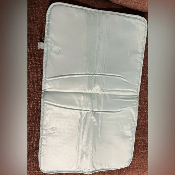 NWT PAMPERS Portable Changing Pad - Picture 2 of 4